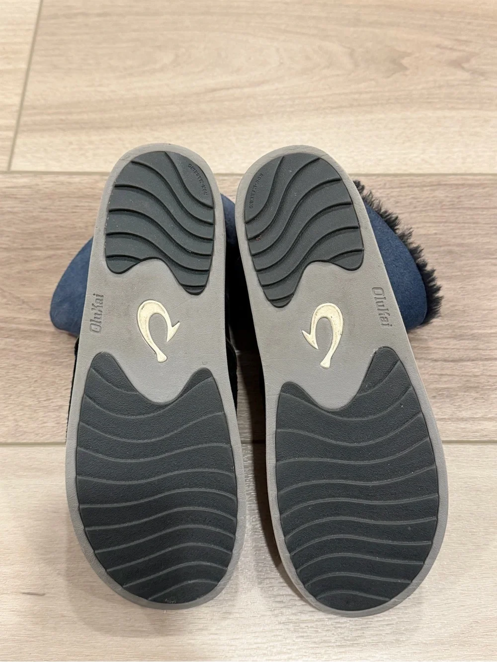 OLUKAI Women’s Size 8 ku'i slipper in black/blue